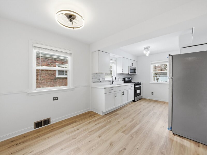 8846 S Dorchester Avenue Chicago IL 60619