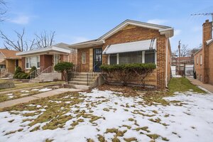 Photo of 8846 S Dorchester Avenue Chicago IL 60619