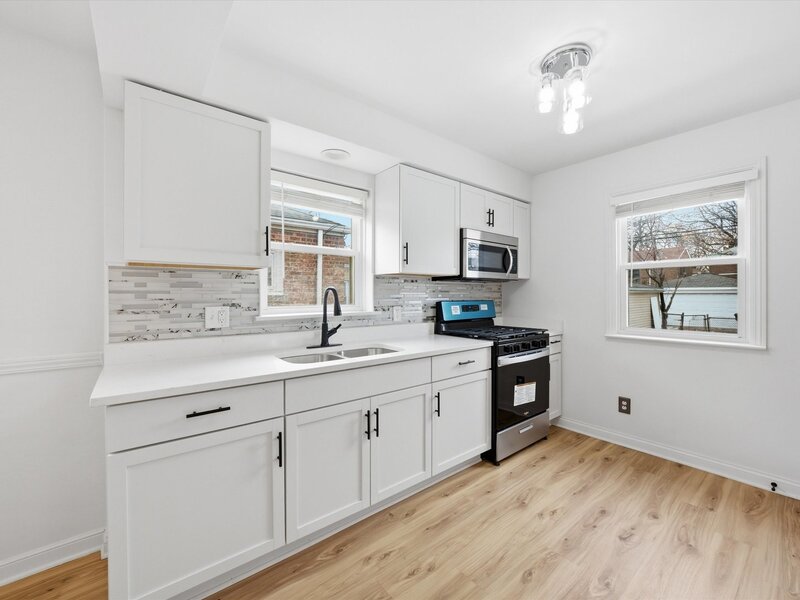 8846 S Dorchester Avenue Chicago IL 60619