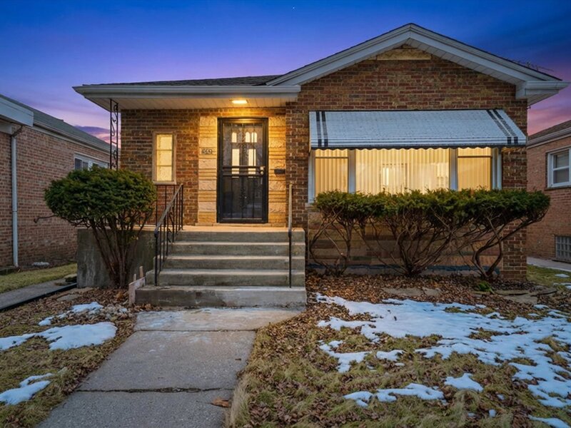 8846 S Dorchester Avenue Chicago IL 60619