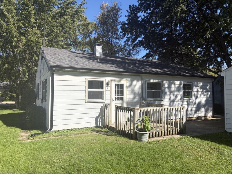 1417 Walnut Drive Woodstock IL 60098