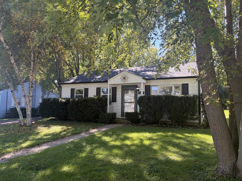 1417 Walnut Drive Woodstock IL 60098