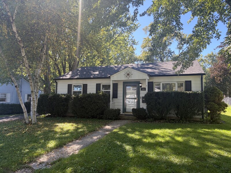 1417 Walnut Drive Woodstock IL 60098