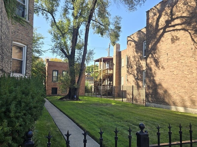 7204 S Rhodes Avenue Chicago IL 60619