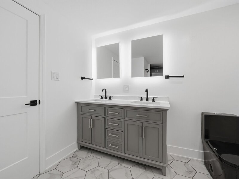 5704 S Oak Park Avenue Chicago IL 60638