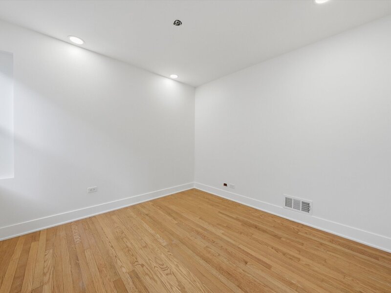 5704 S Oak Park Avenue Chicago IL 60638