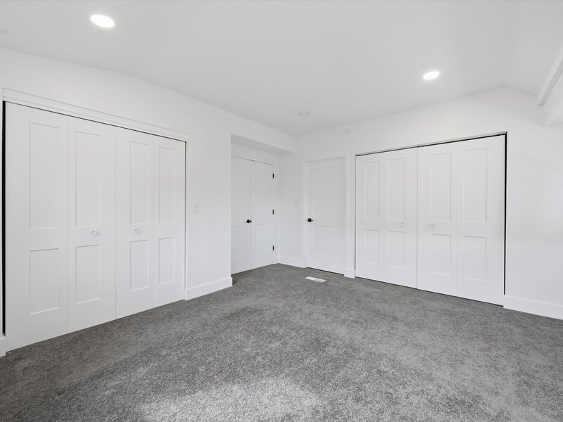 5704 S Oak Park Avenue Chicago IL 60638