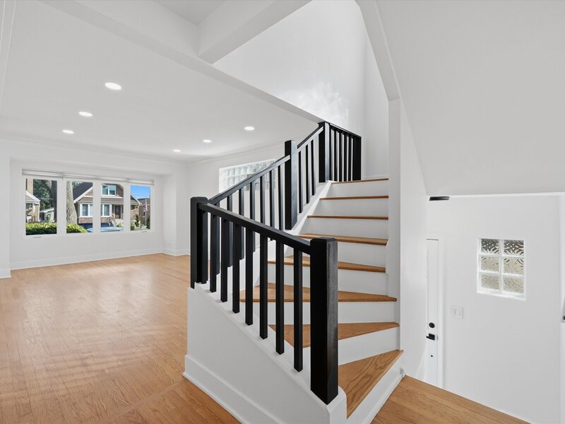 5704 S Oak Park Avenue Chicago IL 60638