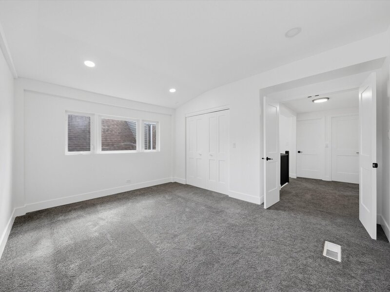 5704 S Oak Park Avenue Chicago IL 60638