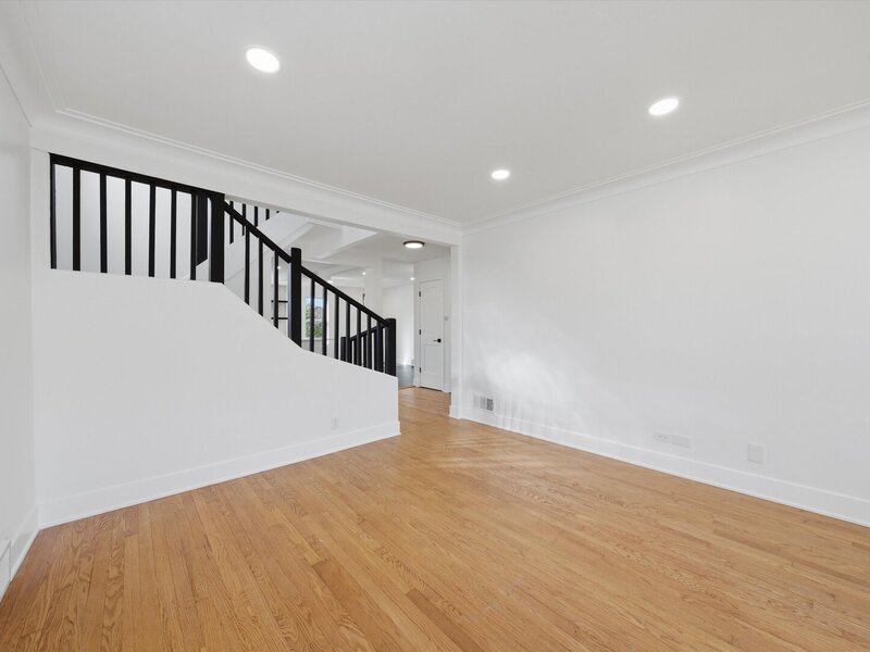 5704 S Oak Park Avenue Chicago IL 60638