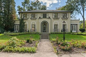 Photo of 2424 Hawthorne Lane Flossmoor IL 60422