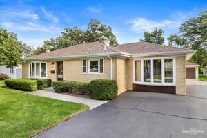 Photo of 304 Crestwood Drive Roselle IL 60172