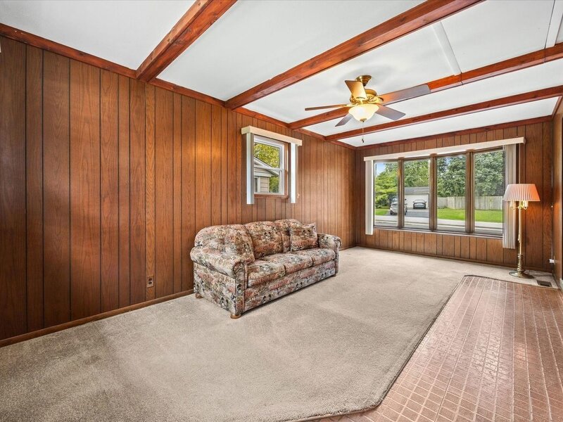 304 Crestwood Drive Roselle IL 60172