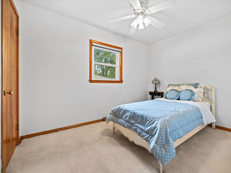 304 Crestwood Drive Roselle IL 60172