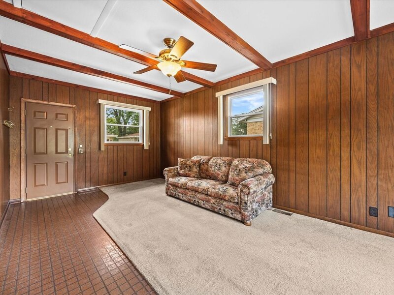 304 Crestwood Drive Roselle IL 60172