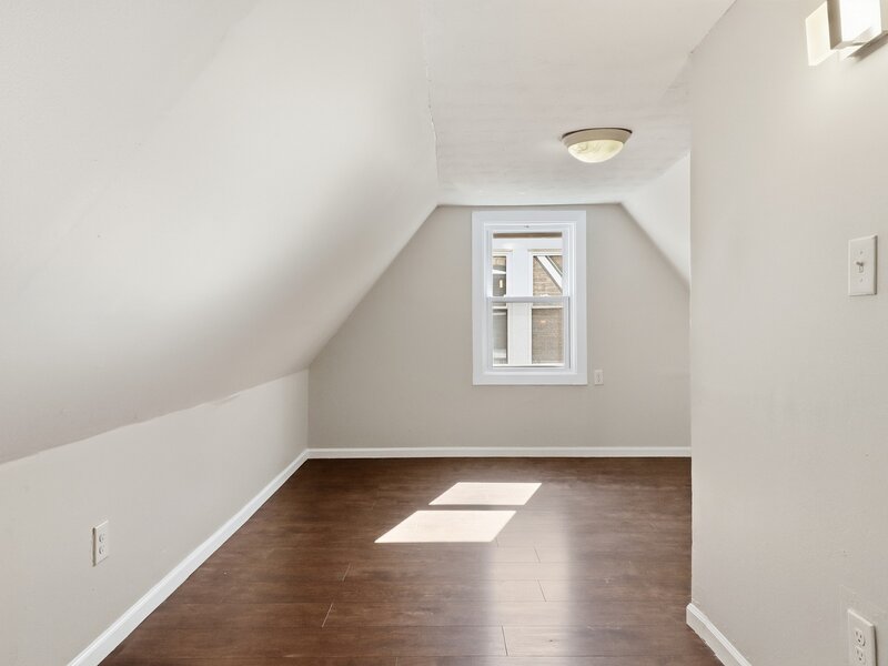 10054 S Saint Lawrence Avenue Chicago IL 60628