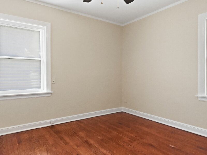 10054 S Saint Lawrence Avenue Chicago IL 60628