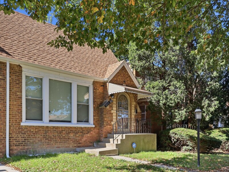 10054 S Saint Lawrence Avenue Chicago IL 60628