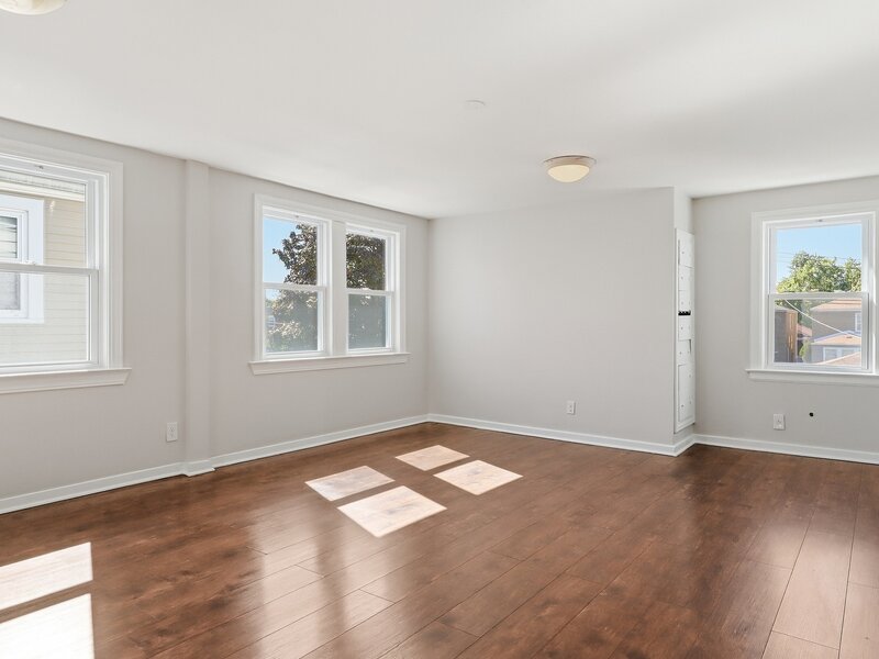 10054 S Saint Lawrence Avenue Chicago IL 60628