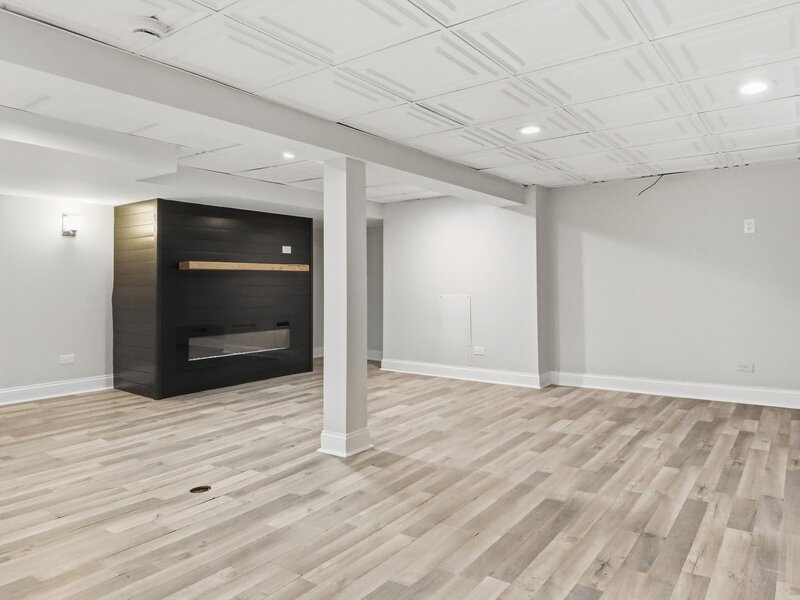 10054 S Saint Lawrence Avenue Chicago IL 60628