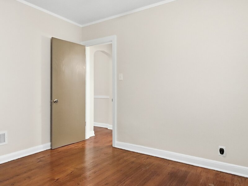 10054 S Saint Lawrence Avenue Chicago IL 60628