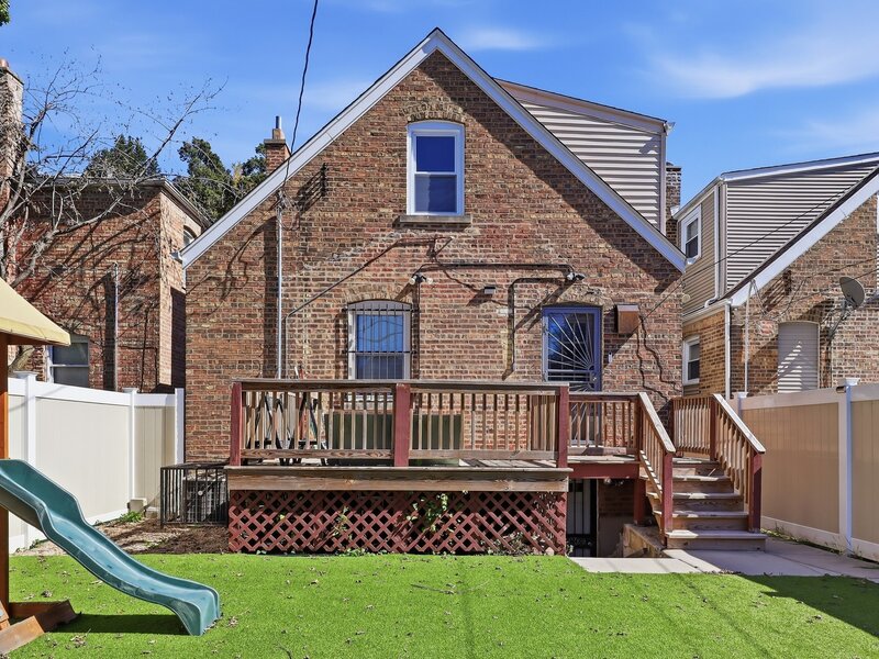 10054 S Saint Lawrence Avenue Chicago IL 60628