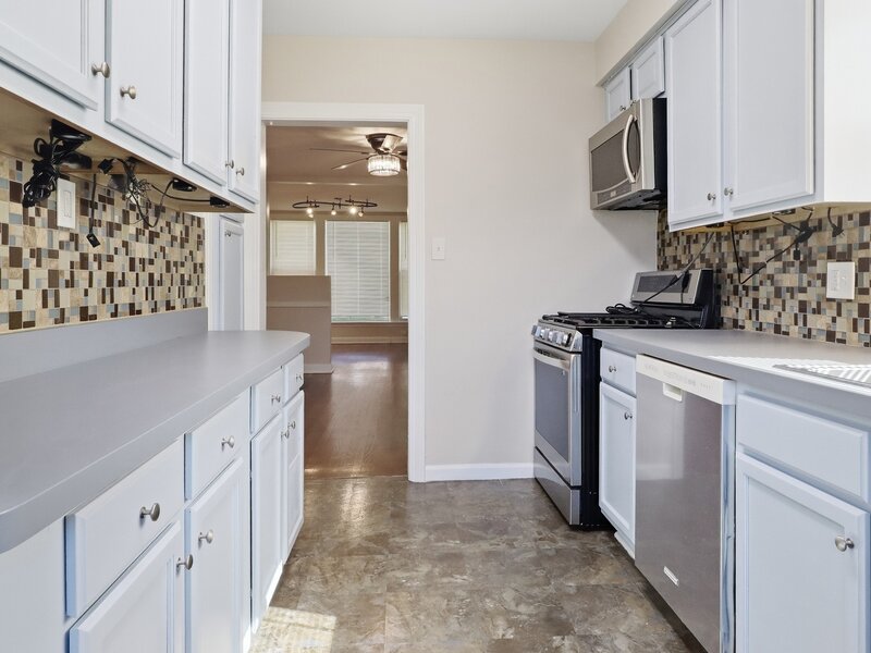 10054 S Saint Lawrence Avenue Chicago IL 60628