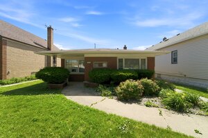 Photo of 13227 S Escanaba Avenue Chicago IL 60633