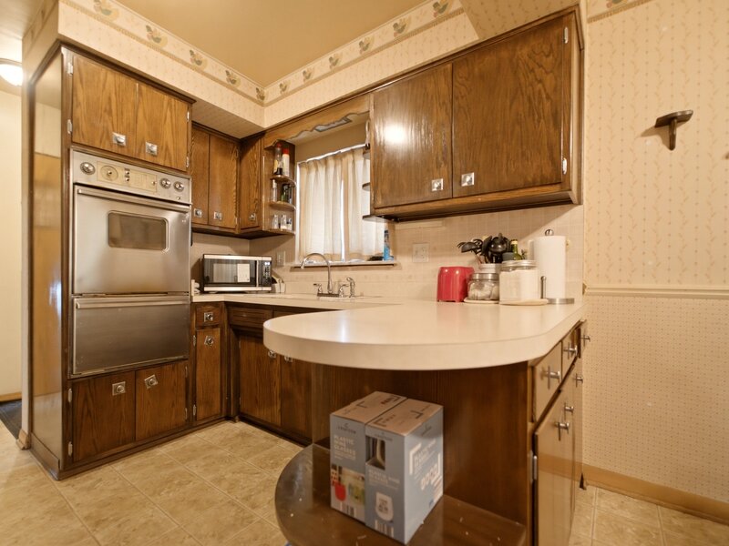13227 S Escanaba Avenue Chicago IL 60633