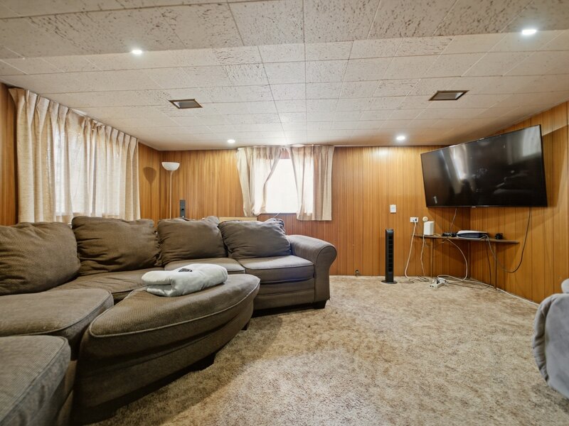 13227 S Escanaba Avenue Chicago IL 60633
