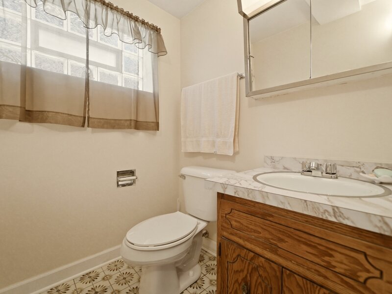 11607 S Avenue J Chicago IL 60617