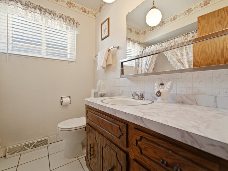 11607 S Avenue J Chicago IL 60617