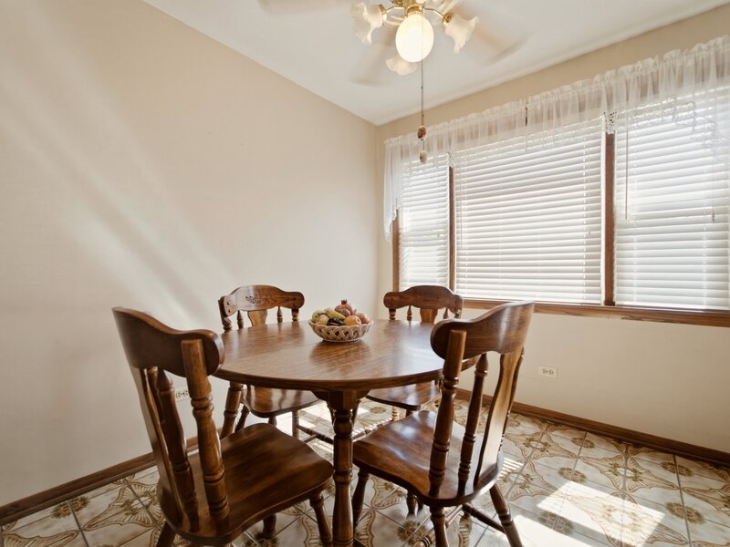11607 S Avenue J Chicago IL 60617