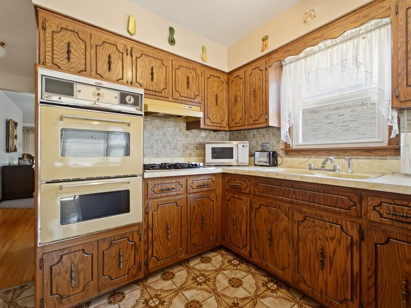 11607 S Avenue J Chicago IL 60617