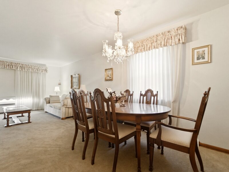 11607 S Avenue J Chicago IL 60617
