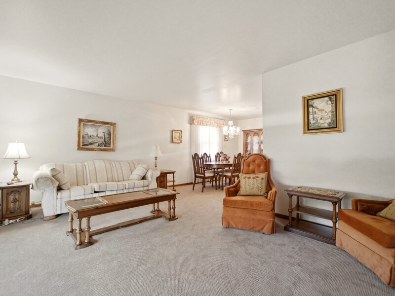 11607 S Avenue J Chicago IL 60617