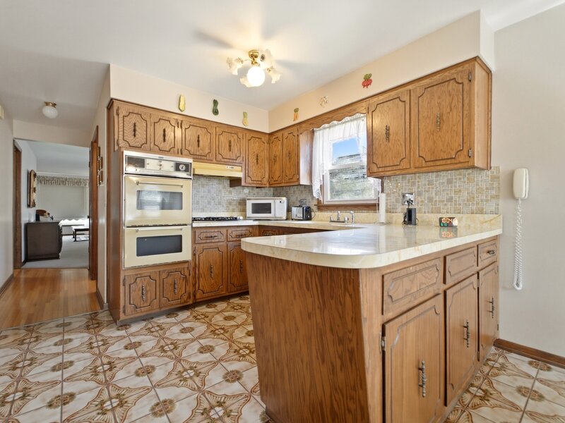 11607 S Avenue J Chicago IL 60617