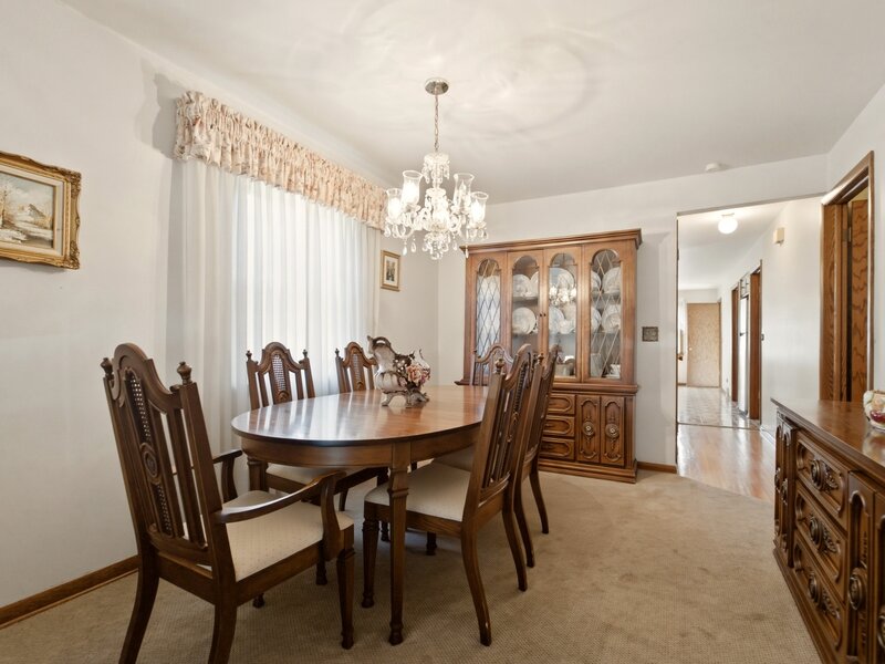 11607 S Avenue J Chicago IL 60617
