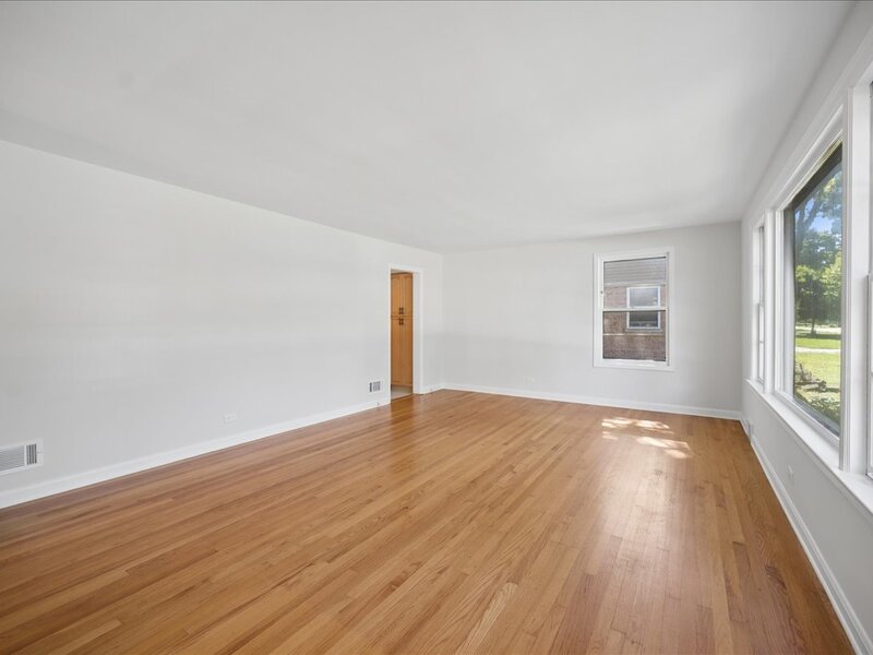 337 Eaton Street Northfield IL 60093