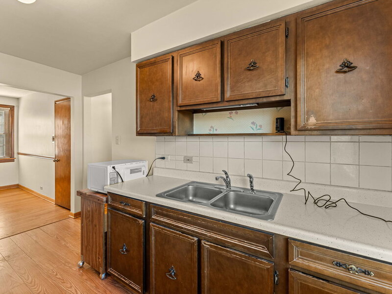 17951 Commercial Avenue Lansing IL 60438