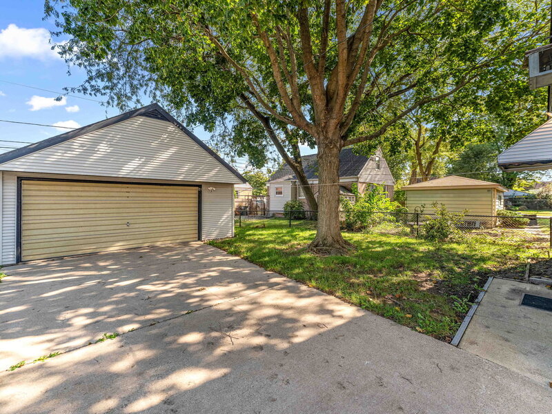 17951 Commercial Avenue Lansing IL 60438