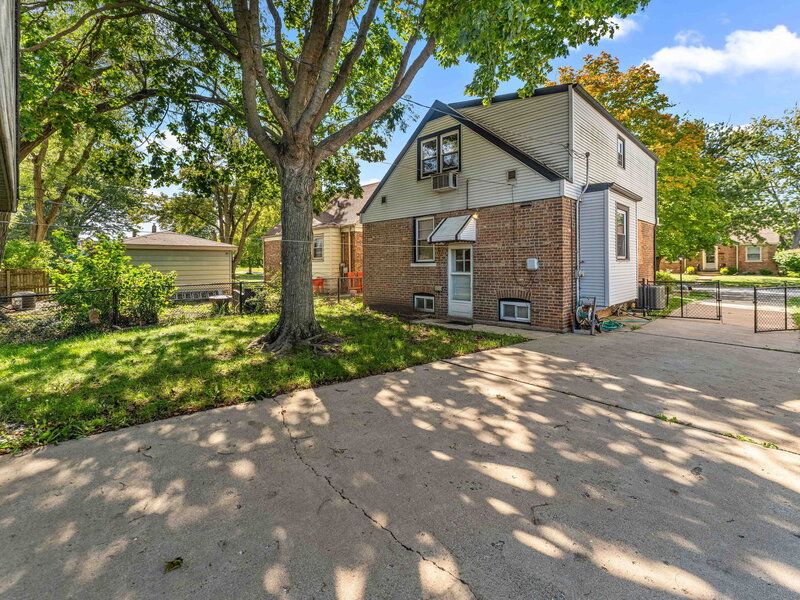 17951 Commercial Avenue Lansing IL 60438