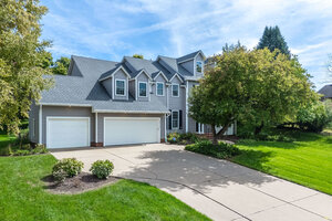 Photo of 6455 Thomas Court Bettendorf IA 52722