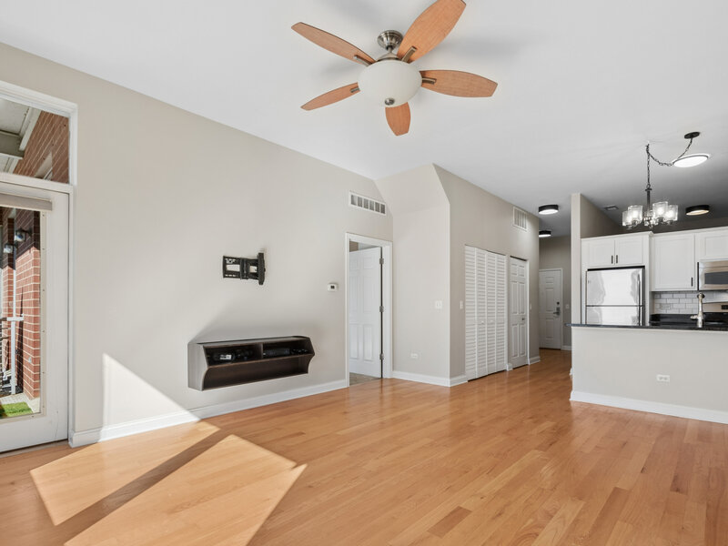 2035 S Indiana Avenue Chicago IL 60616