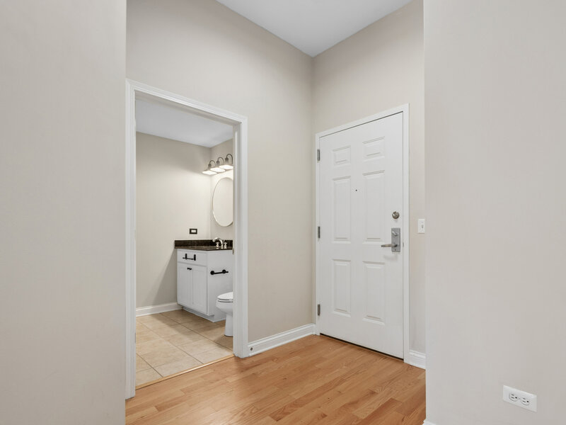 2035 S Indiana Avenue Chicago IL 60616