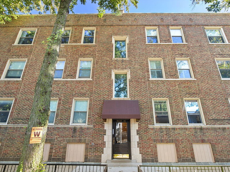 7025 N Wolcott Avenue Chicago IL 60626