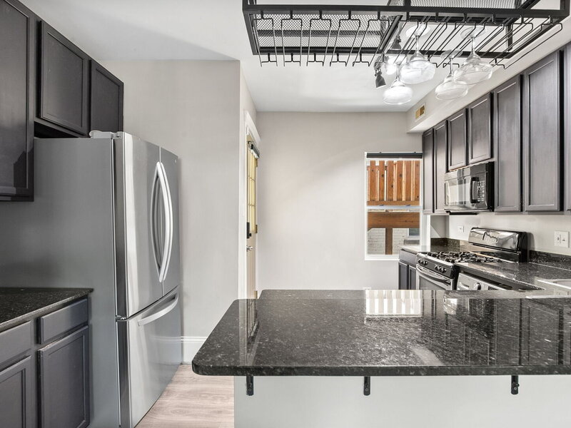 7025 N Wolcott Avenue Chicago IL 60626
