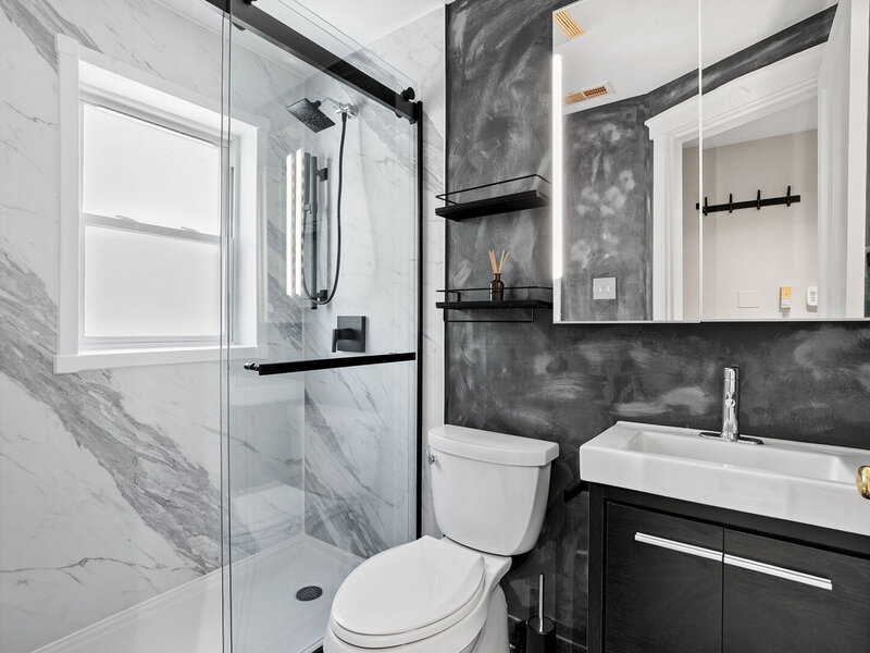 7025 N Wolcott Avenue Chicago IL 60626