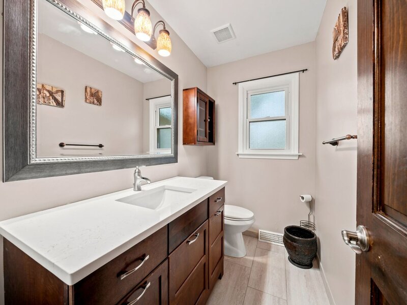 1221 W Sable Drive Addison IL 60101