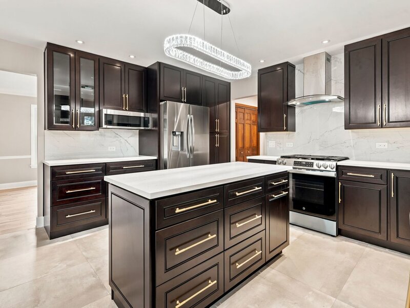 1221 W Sable Drive Addison IL 60101